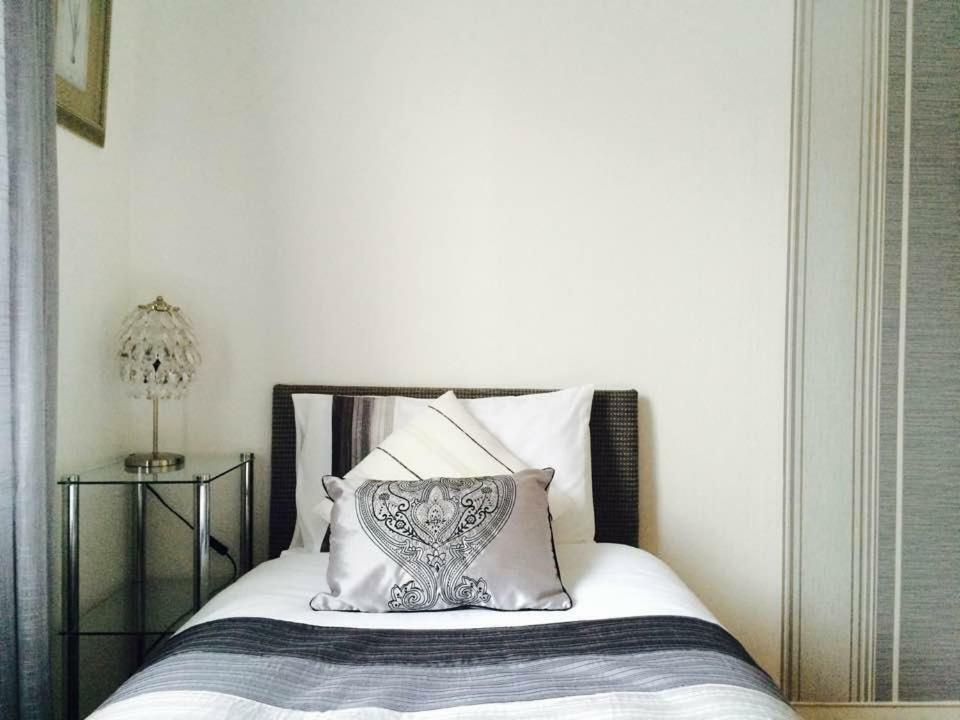 Bed and Breakfast Esjays At Knowles House Lytham St Annes Exterior foto